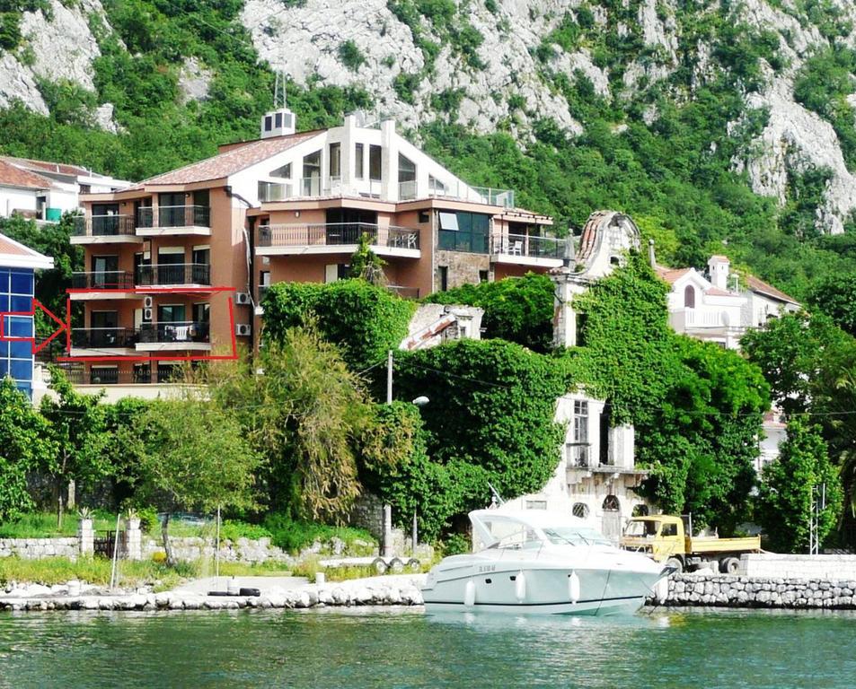 Apartments Coral Котор Екстер'єр фото