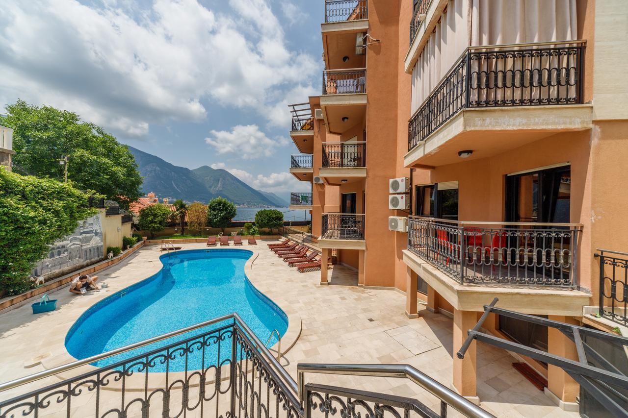 Apartments Coral Котор Екстер'єр фото