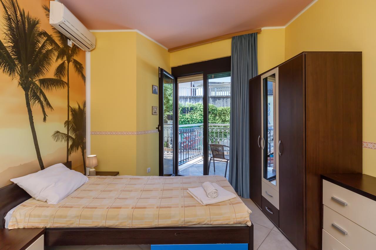 Apartments Coral Котор Екстер'єр фото