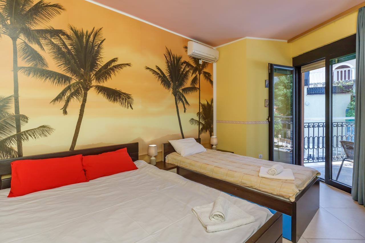 Apartments Coral Котор Екстер'єр фото