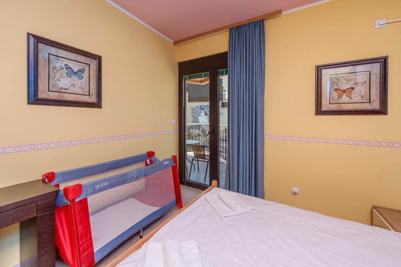Apartments Coral Котор Екстер'єр фото