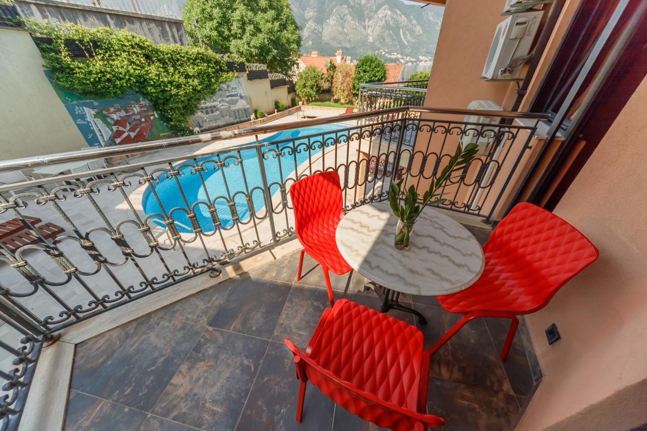 Apartments Coral Котор Екстер'єр фото