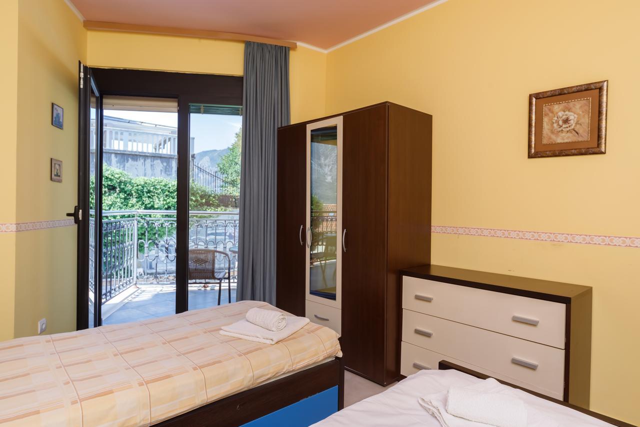 Apartments Coral Котор Екстер'єр фото