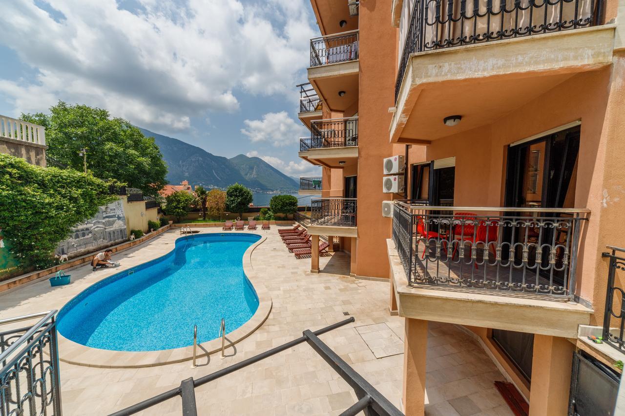 Apartments Coral Котор Екстер'єр фото