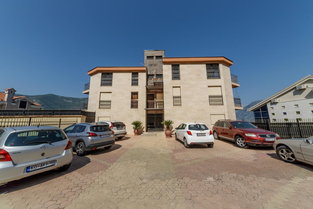 Apartments Coral Котор Екстер'єр фото
