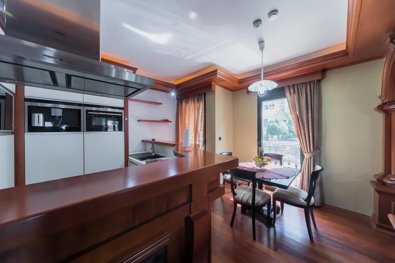 Apartments Coral Котор Екстер'єр фото