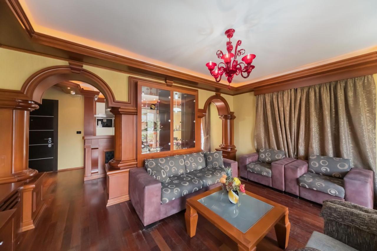 Apartments Coral Котор Екстер'єр фото