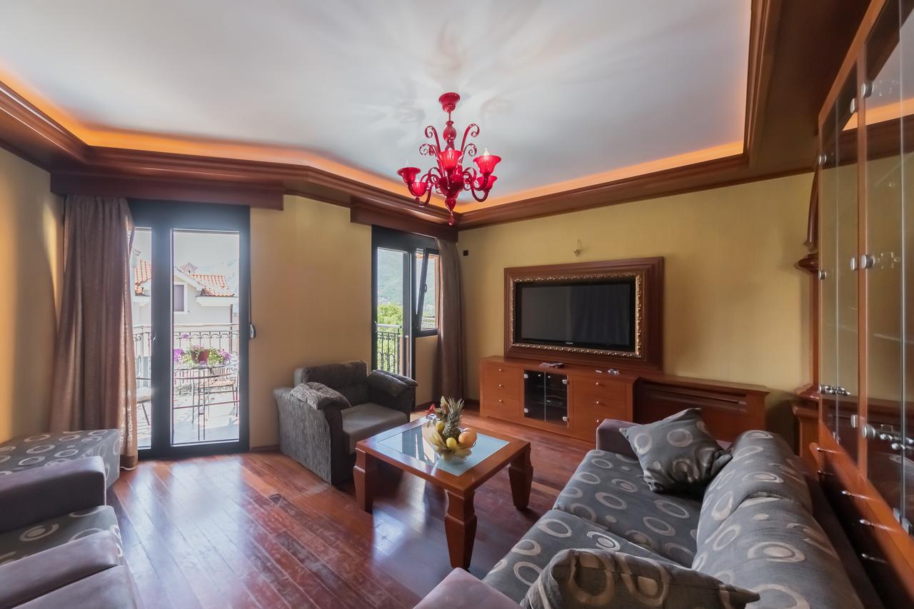 Apartments Coral Котор Екстер'єр фото