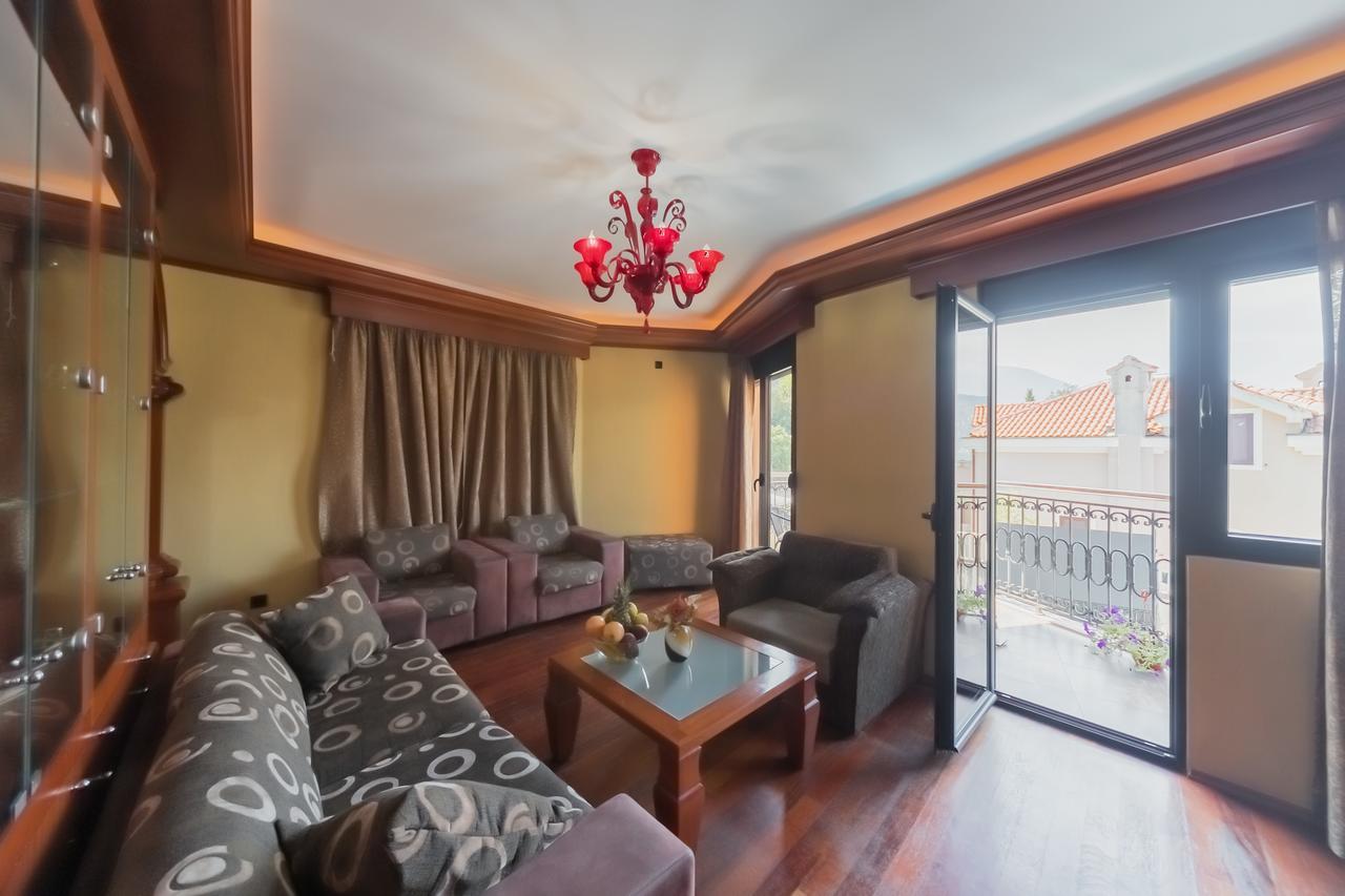Apartments Coral Котор Екстер'єр фото