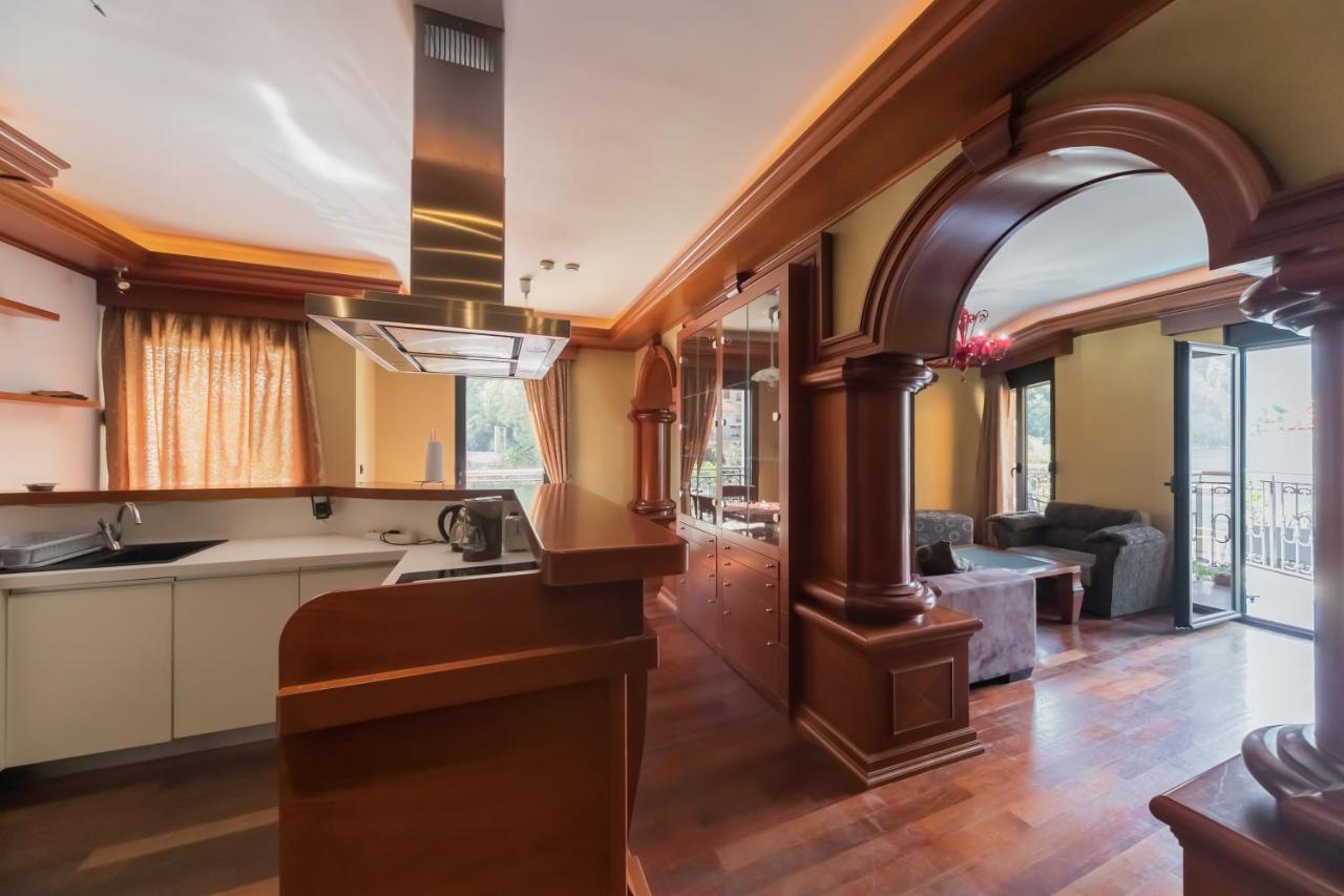 Apartments Coral Котор Екстер'єр фото